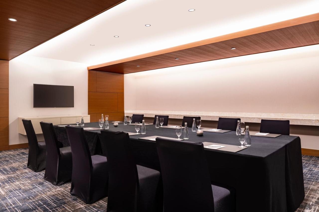 Hotel Jw Marriott Angeles L.a. Live 4*