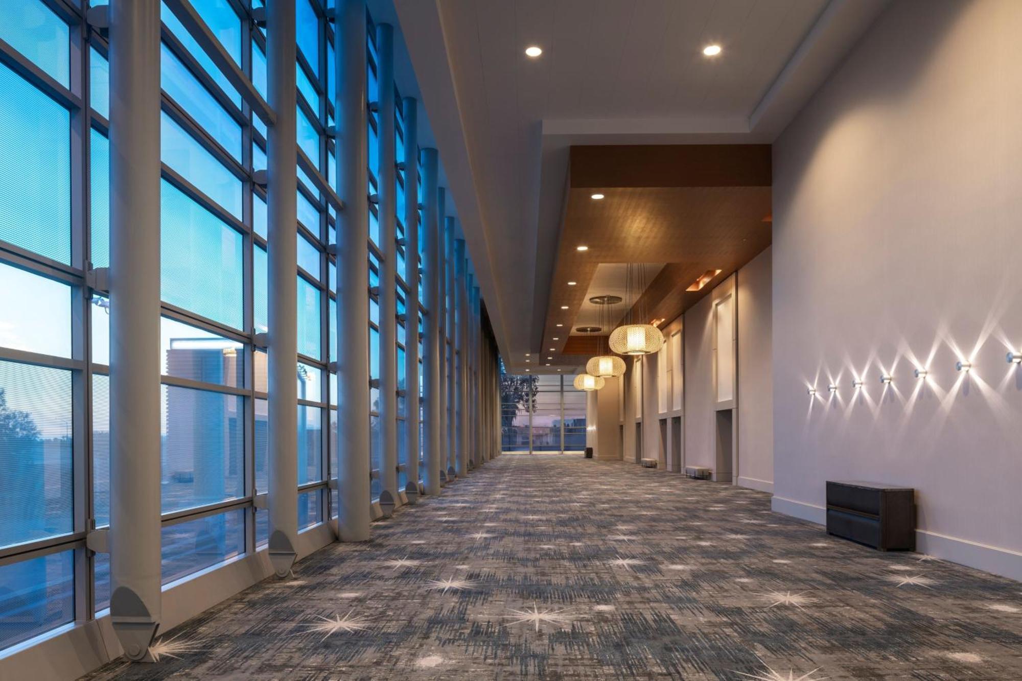 Jw Marriott Angeles L.a. Live Hotel 4*